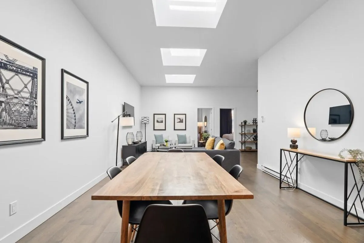 Modern And Cozy 2Bdr Near St-Hubert Plaza Apartment Montreal