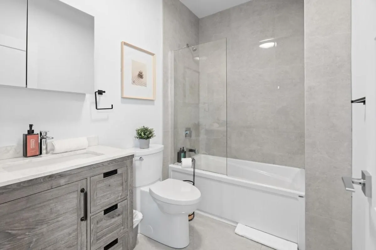 Modern And Cozy 2Bdr Near St-Hubert Plaza Διαμέρισμα Μόντρεαλ 0*,